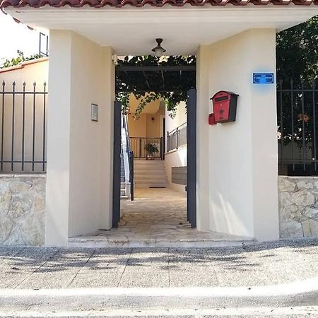 New, Modern, Bright And Independent Apartment 83 M2, With Garden, 5Min To The Beach And The City Center Каламата Экстерьер фото