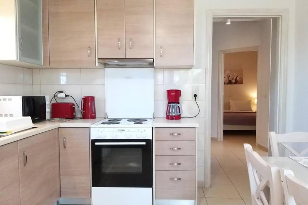 New, Modern, Bright And Independent Apartment 83 M2, With Garden, 5Min To The Beach And The City Center Каламата Экстерьер фото