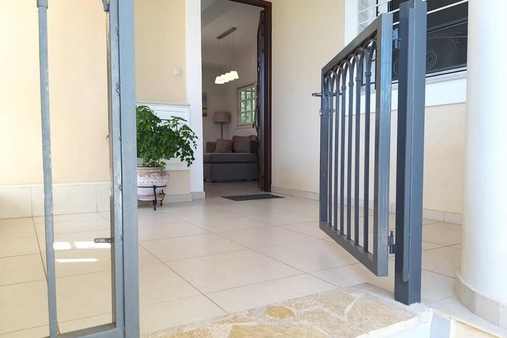 New, Modern, Bright And Independent Apartment 83 M2, With Garden, 5Min To The Beach And The City Center Каламата Экстерьер фото