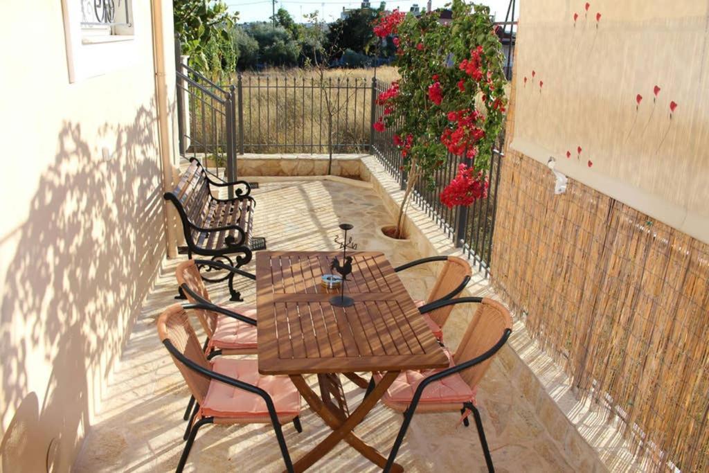 New, Modern, Bright And Independent Apartment 83 M2, With Garden, 5Min To The Beach And The City Center Каламата Экстерьер фото