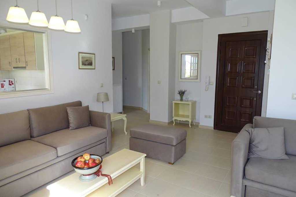 New, Modern, Bright And Independent Apartment 83 M2, With Garden, 5Min To The Beach And The City Center Каламата Экстерьер фото