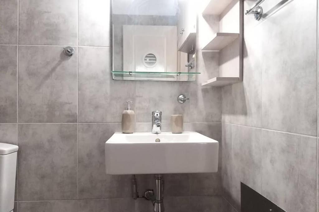 New, Modern, Bright And Independent Apartment 83 M2, With Garden, 5Min To The Beach And The City Center Каламата Экстерьер фото
