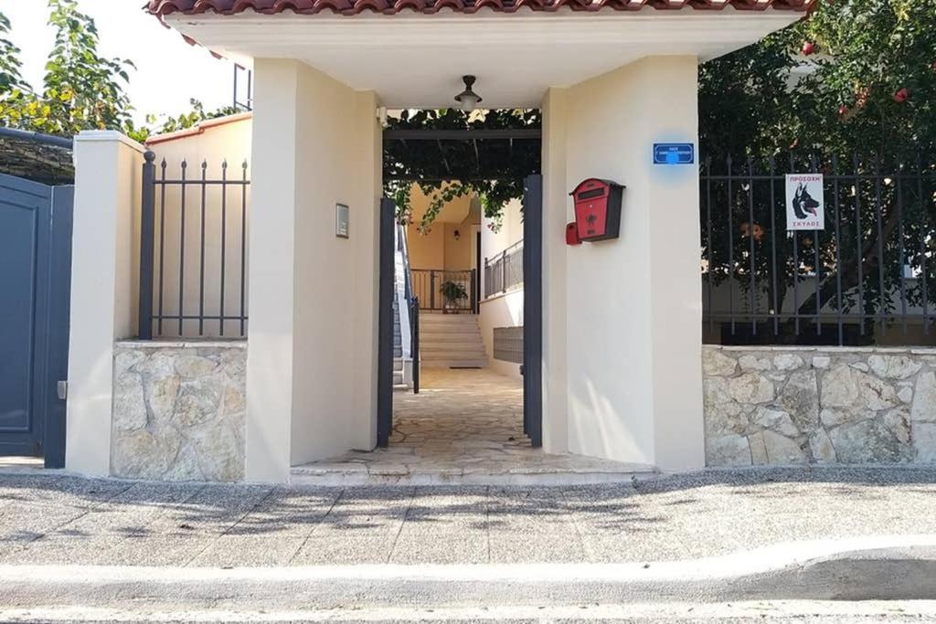 New, Modern, Bright And Independent Apartment 83 M2, With Garden, 5Min To The Beach And The City Center Каламата Экстерьер фото